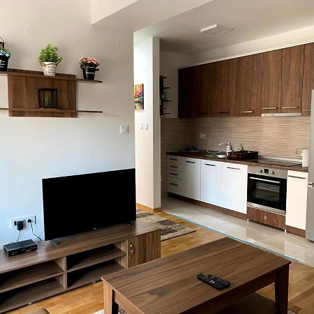 Skopje Brand New Apartment ภายนอก รูปภาพ