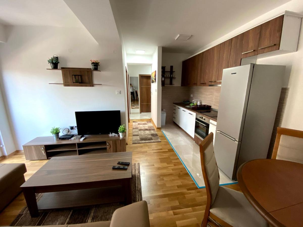 Skopje Brand New Apartment ภายนอก รูปภาพ