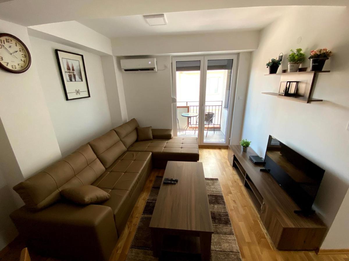 Skopje Brand New Apartment ภายนอก รูปภาพ